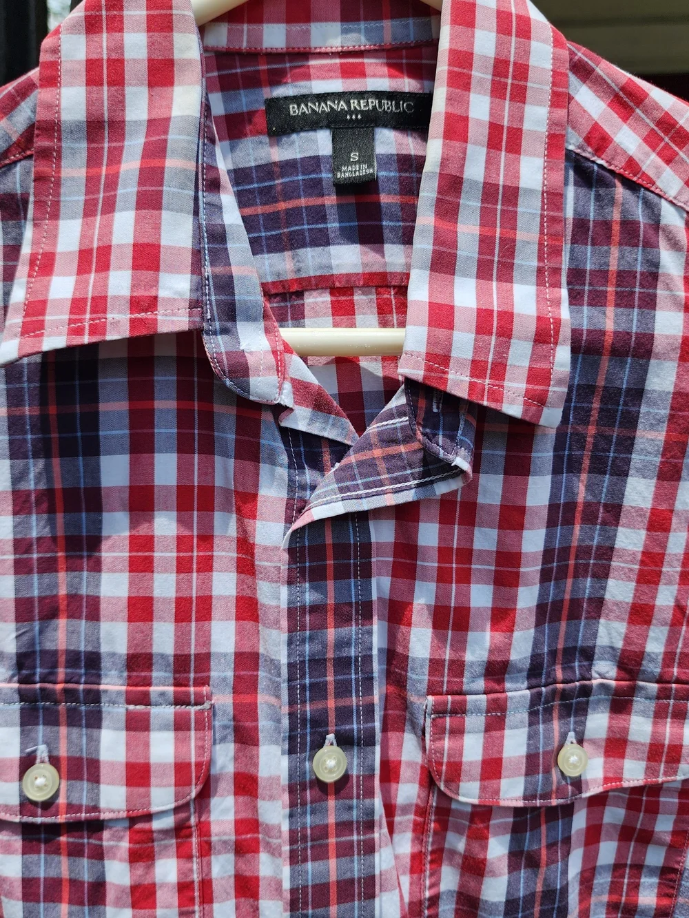 Banana Republic Men's Plaid Button-Down Shirt. Size Small.